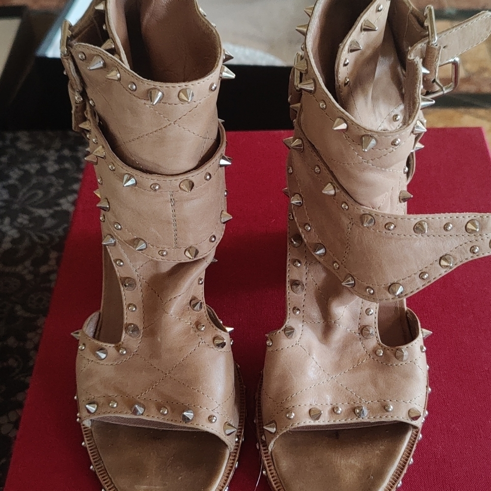 Laurence Facade heels size 39